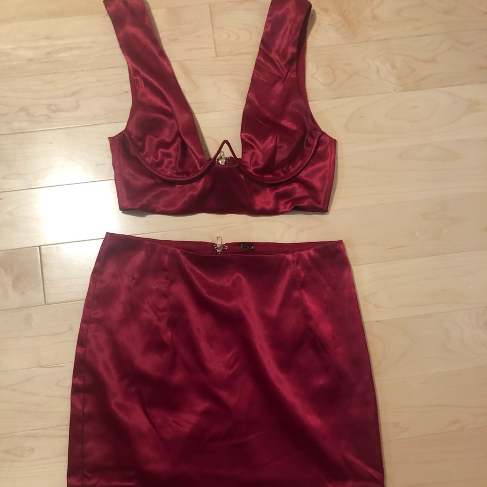 Windsor Silky Red Set